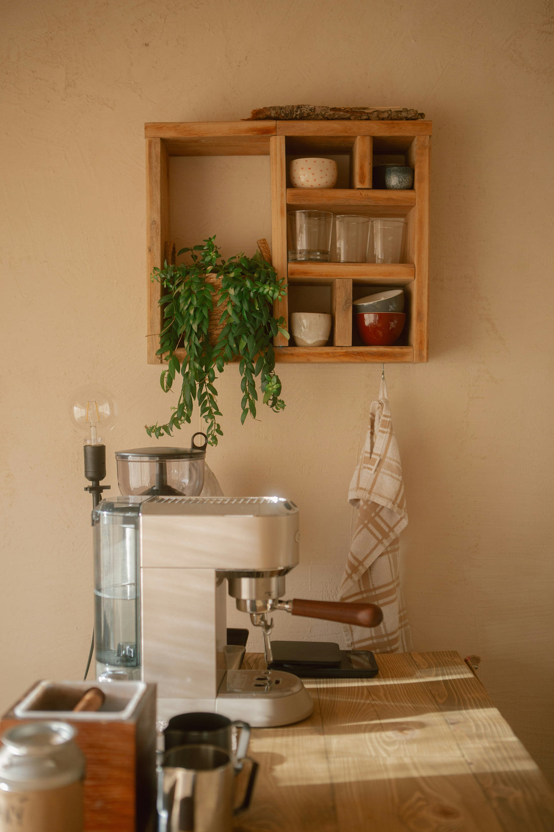 How to Build a Home Caf? Without Overcomplicating It