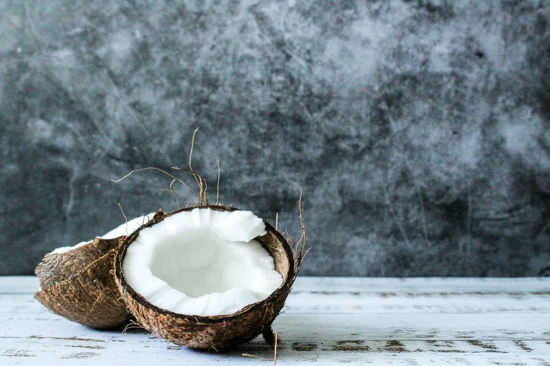 10 Everyday Uses for Fractionated Coconut Oil