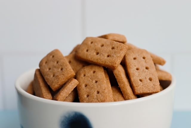 Safe + Fair Remy's Cinnamon Grahams 24ct - Wholesome Healthy Snacks - Bite-Sized Whole Grain Treats