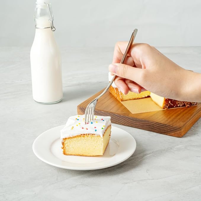 Restaurantware Pastry Tek 5 x 5 Inch Parchment Paper Sheets 1000 Greaseproof Baking Sheets For Oven