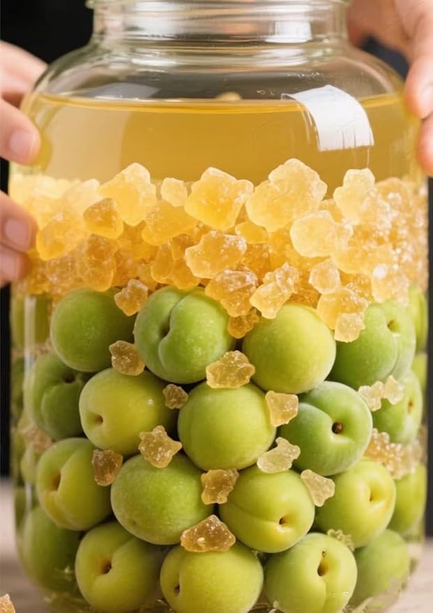 MOORCHOCO Yellow Rock Sugar for Pho, Medium-Sized (Medium sized particles 14.1oz)