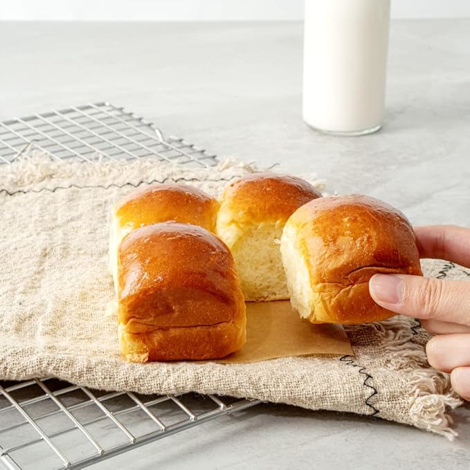 Restaurantware Pastry Tek 4 x 4 Inch Parchment Paper Sheets 1000 Greaseproof Baking Sheets For Oven