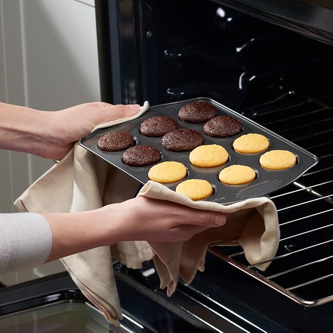 GUSTO [500 Pcs] Kraft Mini Cupcake Liners for Baking - Food Grade & Grease-Proof, Durable Baking