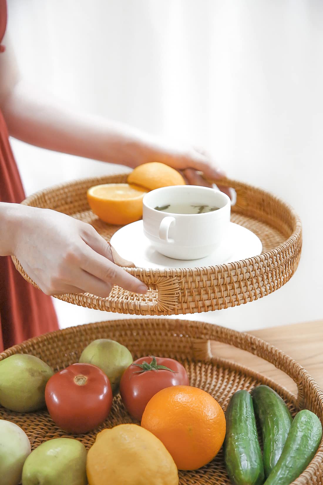 HITOMEN 11.8" Hand-Woven Round Rattan Serving Tray Decorative Wicker Trays with Handles for Coffee