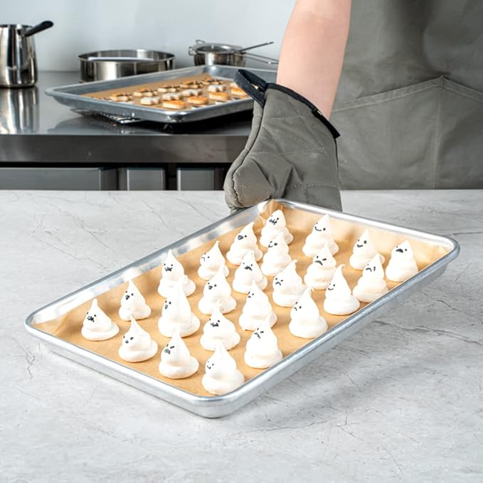 Restaurantware Pastry Tek 9 x 12 Inch Parchment Paper Sheets 200 Greaseproof Baking Sheets For Oven