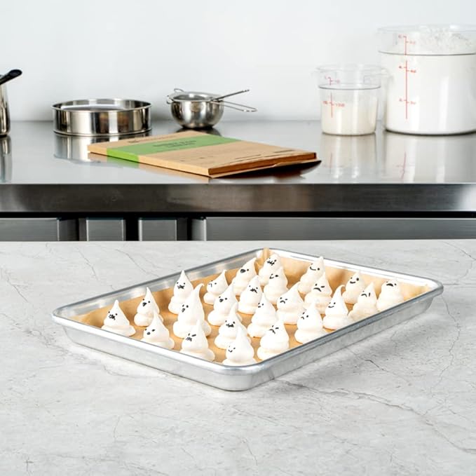 Restaurantware Pastry Tek 9 x 12 Inch Parchment Paper Sheets 200 Greaseproof Baking Sheets For Oven