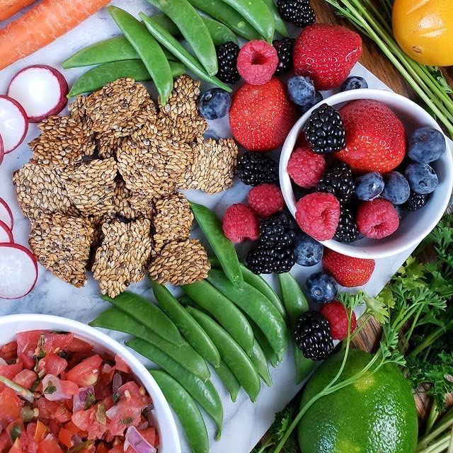 Flackers Organic Flax Seed Crackers Cinnamon & Currants, 5 Ounce 6-Pack, Gluten Free, Non GMO