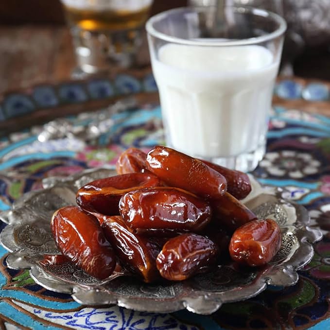 Pitted Dates 4lbs pack of Deglet Noor Dates Pitted, Bulk, Delicious and Nutritious Deglet Date
