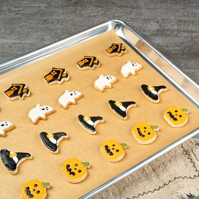 Restaurantware Pastry Tek 12 x 16 Inch Parchment Paper Sheets 200 Greaseproof Baking Sheets For