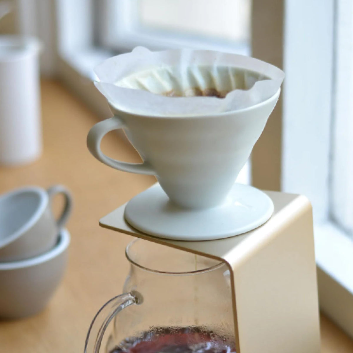 Hario VDCR-02R V60 02 Coffee Dripper Ceramic Red Coffee Drip for 1-4 Cups