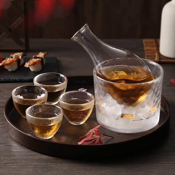 DUJUST Japanese Sake Set for 4, Glass Hammer Pattern in Golden Trim, 1 Crystal Clear Sake Bottle, 1