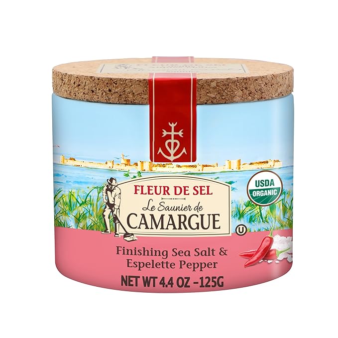 Le Saunier de Camargue Fleur de Sel with Espelette Chili – French Sea Salt Finishing Salt with Mild