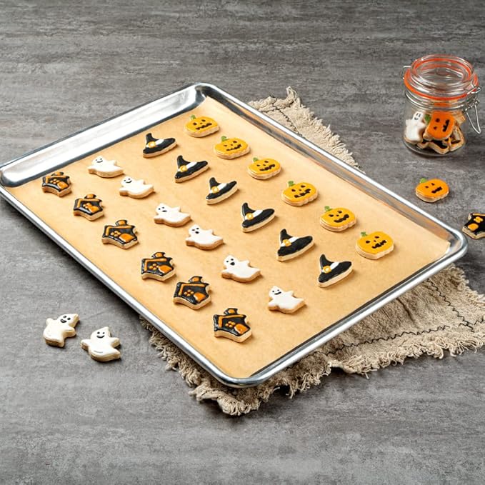Restaurantware Pastry Tek 12 x 16 Inch Parchment Paper Sheets 200 Greaseproof Baking Sheets For