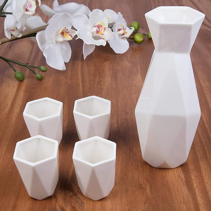 D'Eco 5 Piece Traditional Porcelain Japanese Sake Set, White - 1 Tokkuri Bottle (18 oz) and 4 Ochko