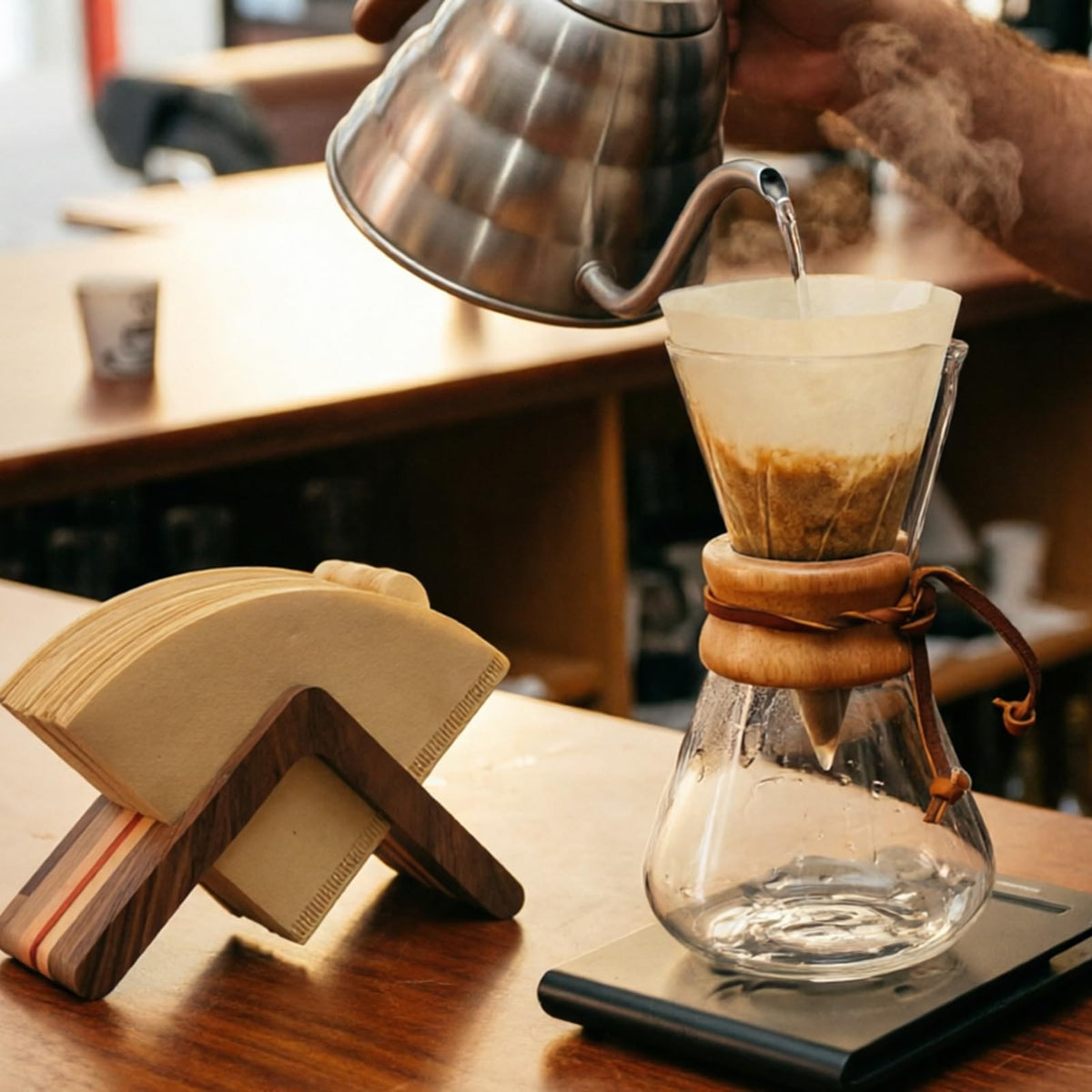 XIFOWE Wooden Coffee Filter Holder, #1#2#4 V60 Cone Coffee Filters