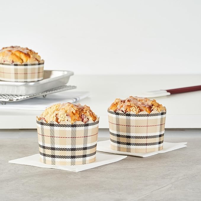 Panificio 10 Ounce Cupcake Wrappers, 200 Scalloped Baking Cups - Oven-Ready, Greaseproof, Plaid