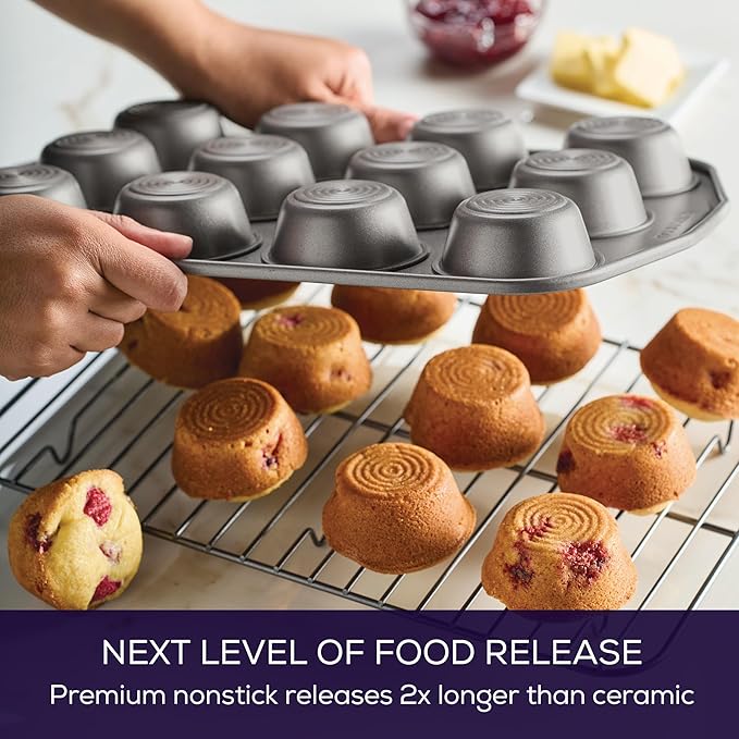 Circulon Total Nonstick Bakeware Set with Nonstick Bread Pan, Cookie Sheet, Baking Pan, Baking