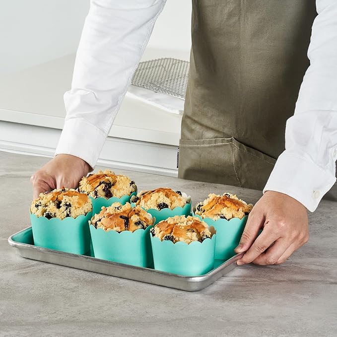 Panificio 10 Ounce Cupcake Wrappers, 200 Scalloped Baking Cups - Oven-Ready, Greaseproof, Turquoise