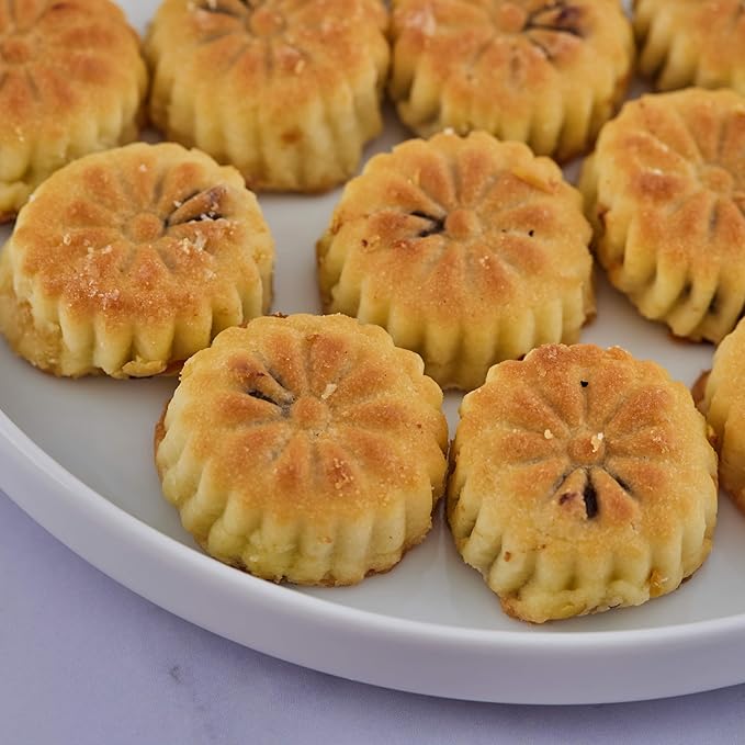 Snacklava Pistachio Date Bites - 20 Pack (3 Pieces per Pack) - Pistachio and Date Filled Maamoul