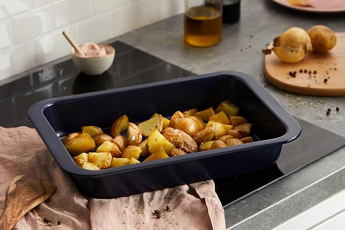 Zyliss E980190 Non-Stick Oven Tray | 30cm x 20cm | Carbon Steel | Dark Blue | Baking