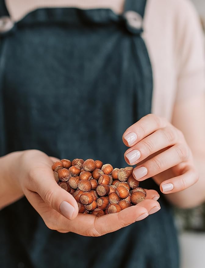 Anna and Sarah Large Oregon Hazelnuts in Shell (2.5 Lbs)