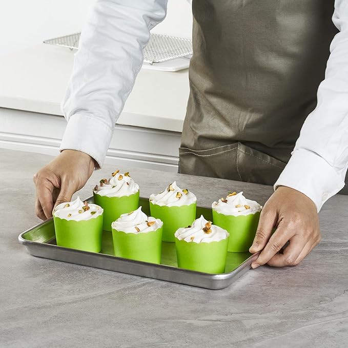 Panificio 6 Ounce Cupcake Wrappers, 200 Scalloped Baking Cups - Oven-Ready, Greaseproof, Green