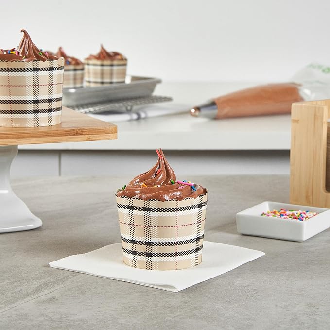 Panificio 6 Ounce Cupcake Wrappers, 200 Scalloped Baking Cups - Oven-Ready, Greaseproof, Plaid