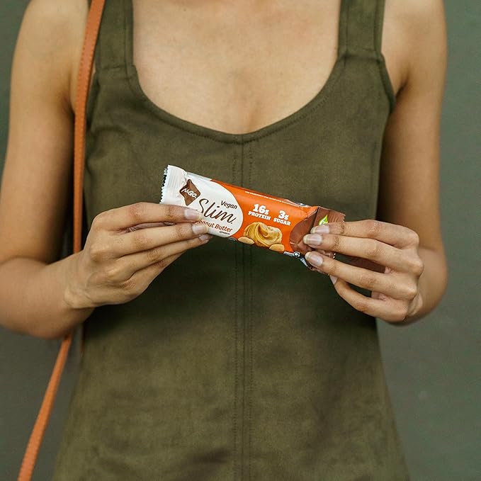 Nugo Slim Dark Chocolate Crunchy Peanut Butter, 16g Vegan Protein, 3g Sugar, 7g Fiber, Low Net