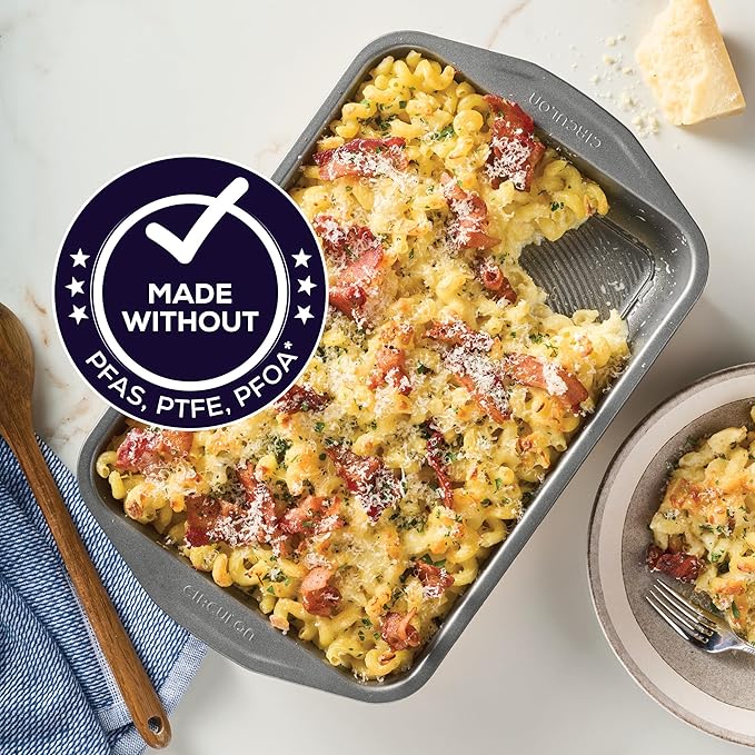 Circulon Total Nonstick Bakeware Set with Nonstick Bread Pan, Cookie Sheet, Baking Pan, Baking