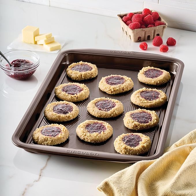 Circulon Nonstick Bakeware, Nonstick Cookie Sheet / Baking Sheet - 10 Inch x 15 Inch, Chocolate