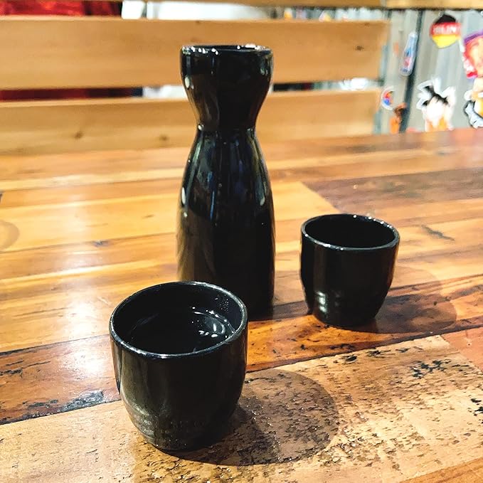 JapanBargain 1690, Porcelain Sake Carafe Sake Bottle for Cold Sake and Hot Sake Microwave Safe
